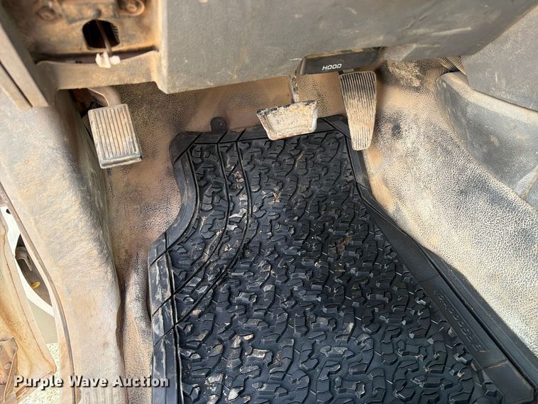 image for item FT6981 2008 Sterling Bullet truck cab and chassis