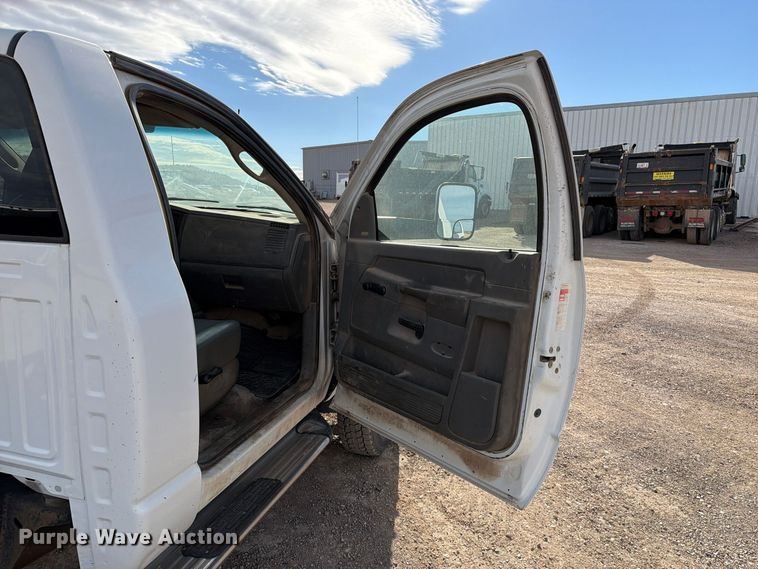 image for item FT6981 2008 Sterling Bullet truck cab and chassis