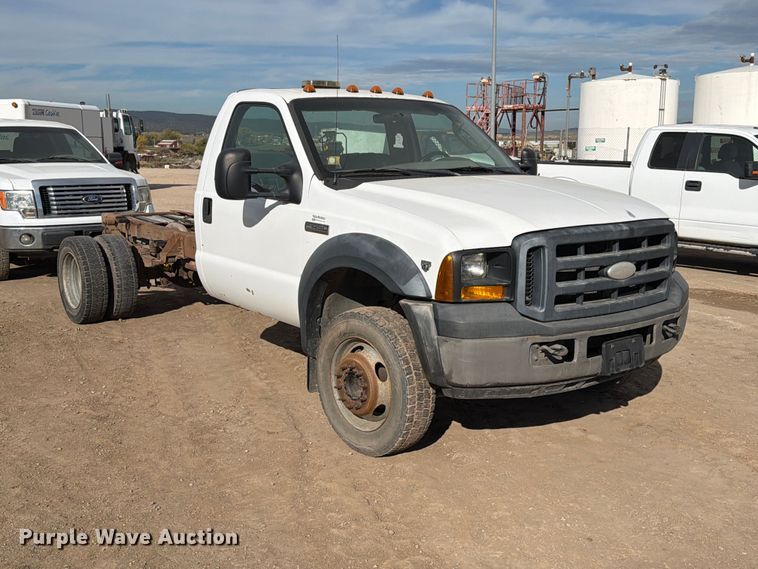 image for item FT6982 2006 Ford F450 truck cab and chassis