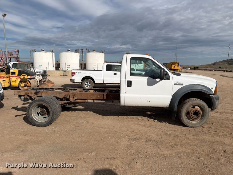 image for item FT6982 2006 Ford F450 truck cab and chassis