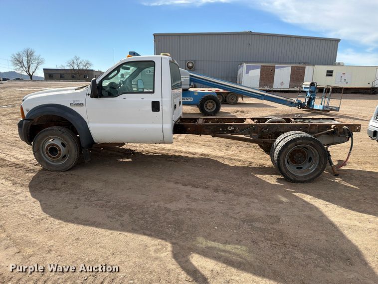 image for item FT6982 2006 Ford F450 truck cab and chassis
