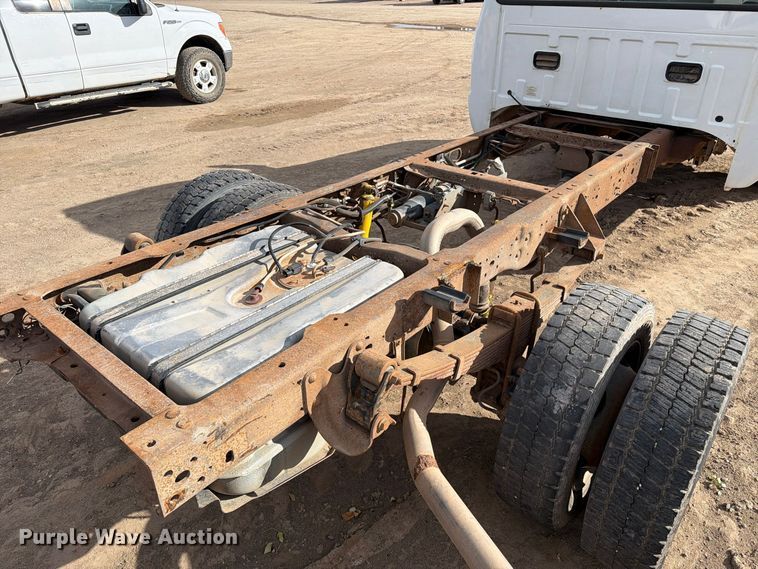 image for item FT6982 2006 Ford F450 truck cab and chassis