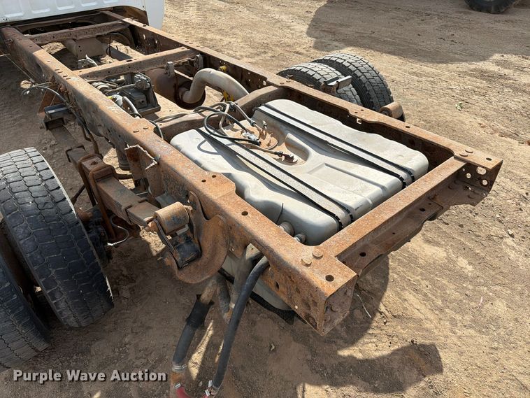 image for item FT6982 2006 Ford F450 truck cab and chassis