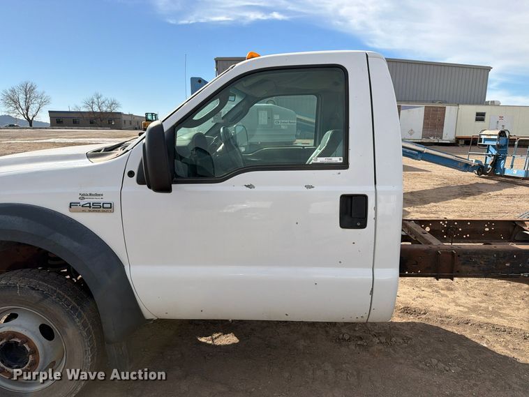 image for item FT6982 2006 Ford F450 truck cab and chassis