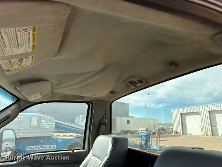 image for item FT6982 2006 Ford F450 truck cab and chassis