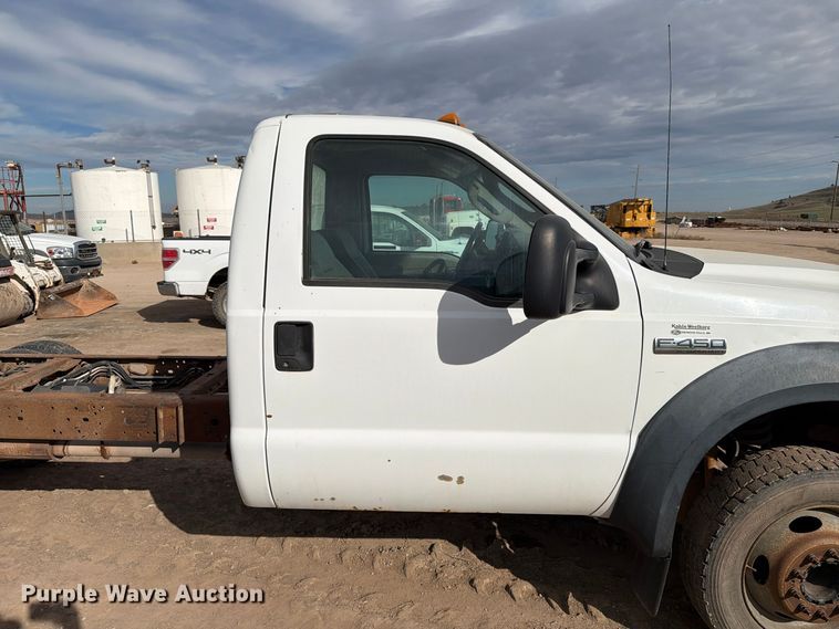 image for item FT6982 2006 Ford F450 truck cab and chassis