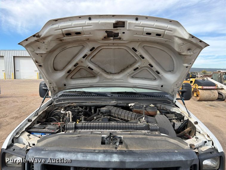 image for item FT6982 2006 Ford F450 truck cab and chassis
