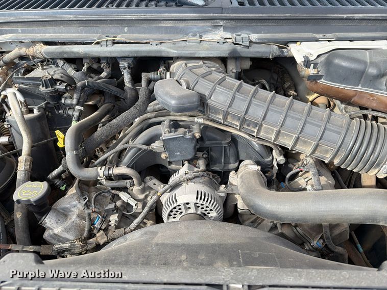 image for item FT6982 2006 Ford F450 truck cab and chassis