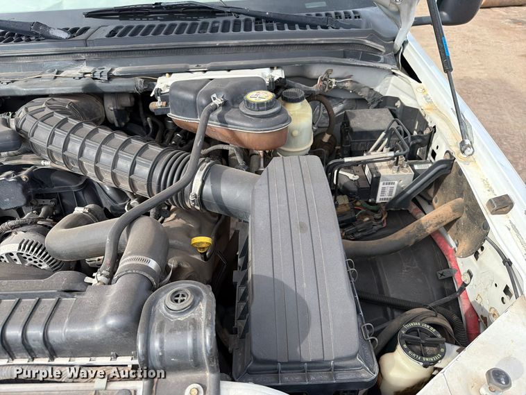 image for item FT6982 2006 Ford F450 truck cab and chassis