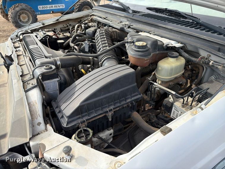 image for item FT6982 2006 Ford F450 truck cab and chassis