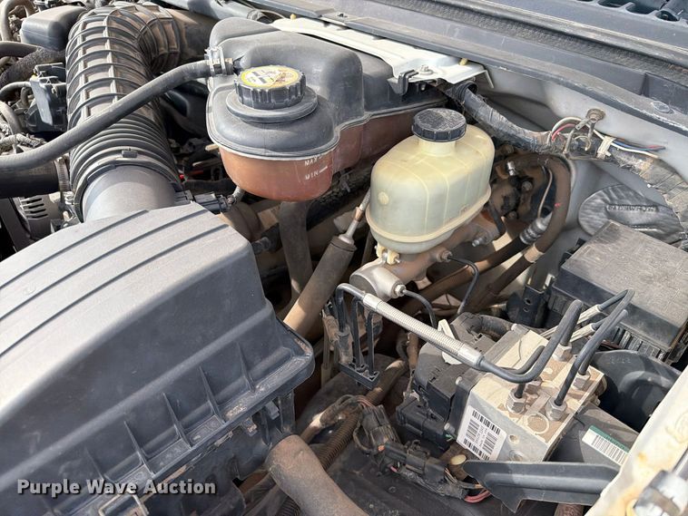 image for item FT6982 2006 Ford F450 truck cab and chassis