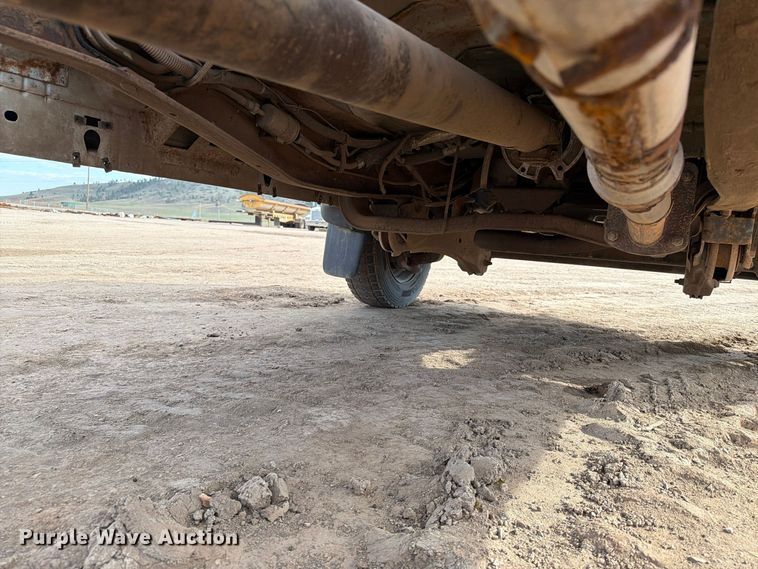 image for item FT6982 2006 Ford F450 truck cab and chassis