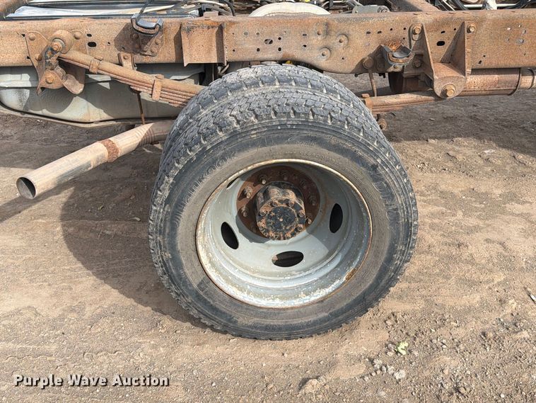 image for item FT6982 2006 Ford F450 truck cab and chassis