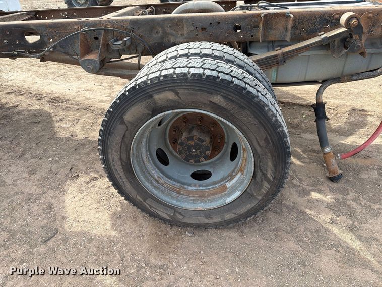 image for item FT6982 2006 Ford F450 truck cab and chassis