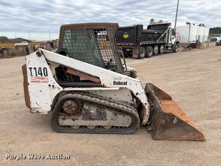 image for item FT6983 Bobcat T140 tracked skid steer loader