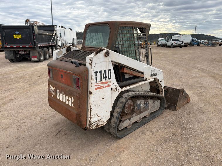 image for item FT6983 Bobcat T140 tracked skid steer loader