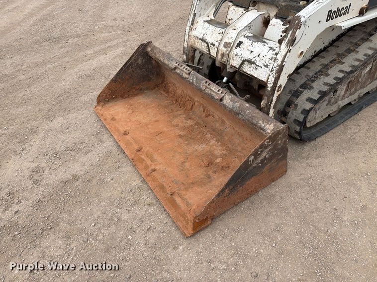 image for item FT6983 Bobcat T140 tracked skid steer loader