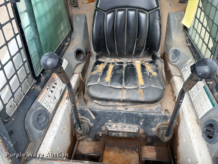 image for item FT6983 Bobcat T140 tracked skid steer loader