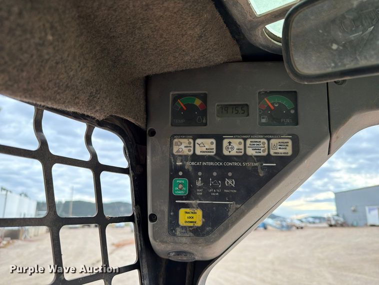 image for item FT6983 Bobcat T140 tracked skid steer loader