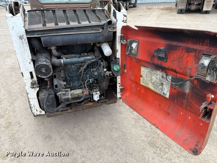 image for item FT6983 Bobcat T140 tracked skid steer loader