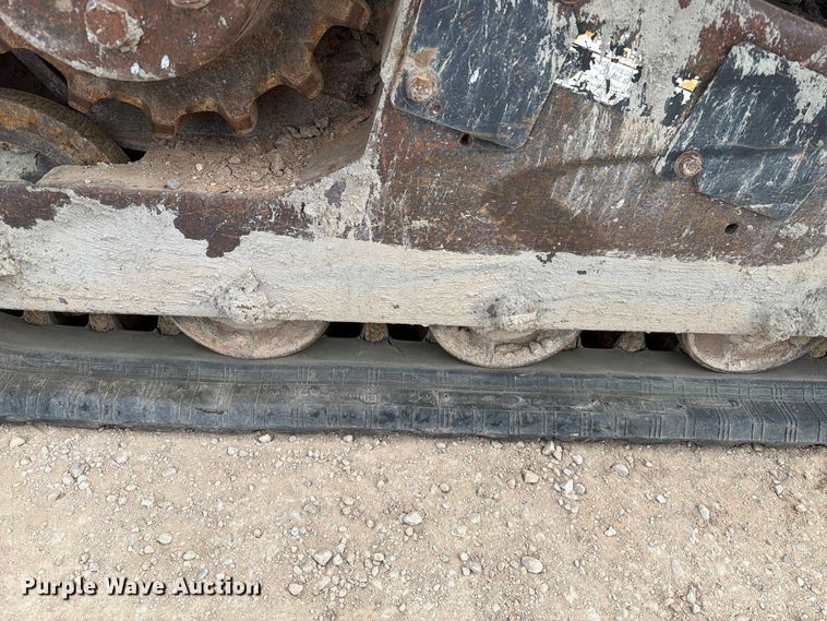 image for item FT6983 Bobcat T140 tracked skid steer loader