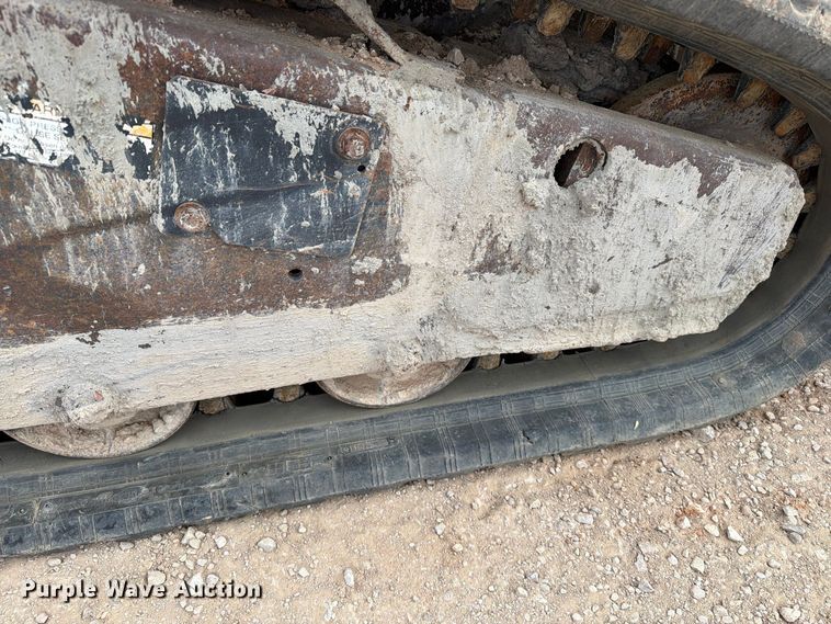 image for item FT6983 Bobcat T140 tracked skid steer loader