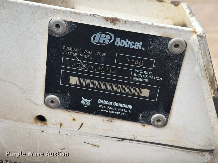 image for item FT6983 Bobcat T140 tracked skid steer loader