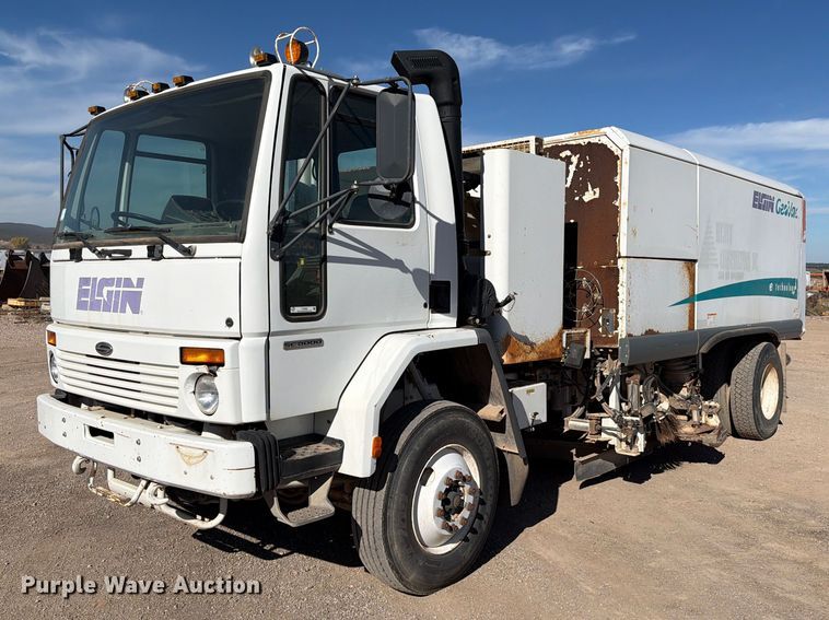 image for item FT6986 2002 Sterling SC8000 street sweeper truck