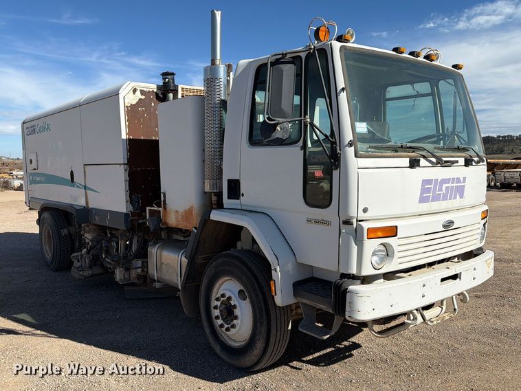 image for item FT6986 2002 Sterling SC8000 street sweeper truck