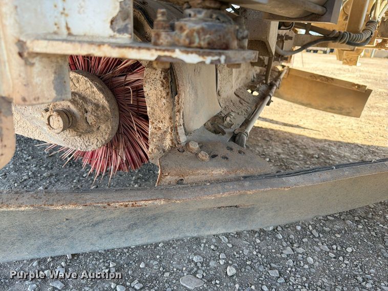 image for item FT6986 2002 Sterling SC8000 street sweeper truck
