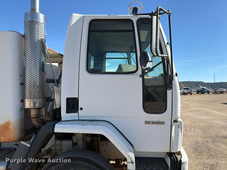 image for item FT6986 2002 Sterling SC8000 street sweeper truck