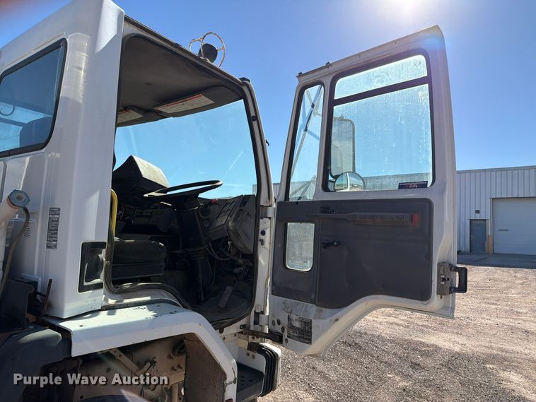 image for item FT6986 2002 Sterling SC8000 street sweeper truck