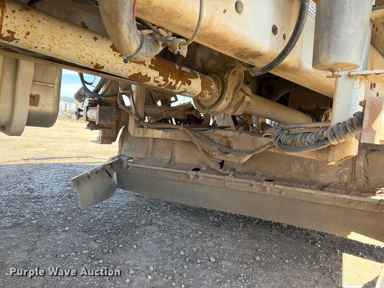 image for item FT6986 2002 Sterling SC8000 street sweeper truck