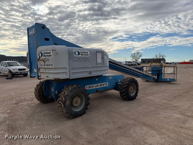 image for item FT6987 2000 Genie S-60 boom lift