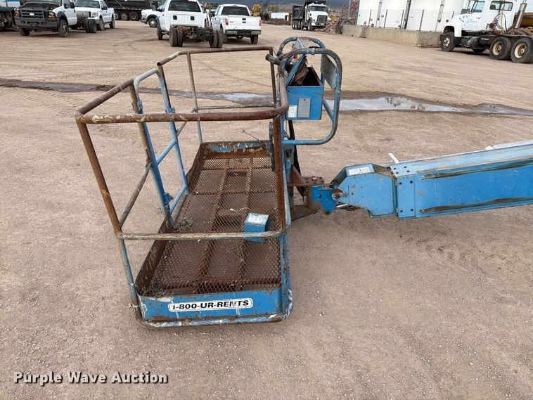 image for item FT6987 2000 Genie S-60 boom lift