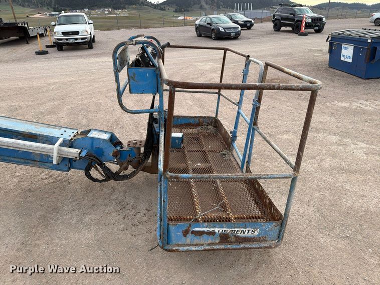 image for item FT6987 2000 Genie S-60 boom lift