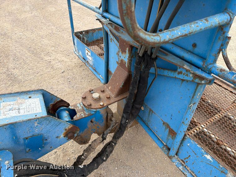 image for item FT6987 2000 Genie S-60 boom lift