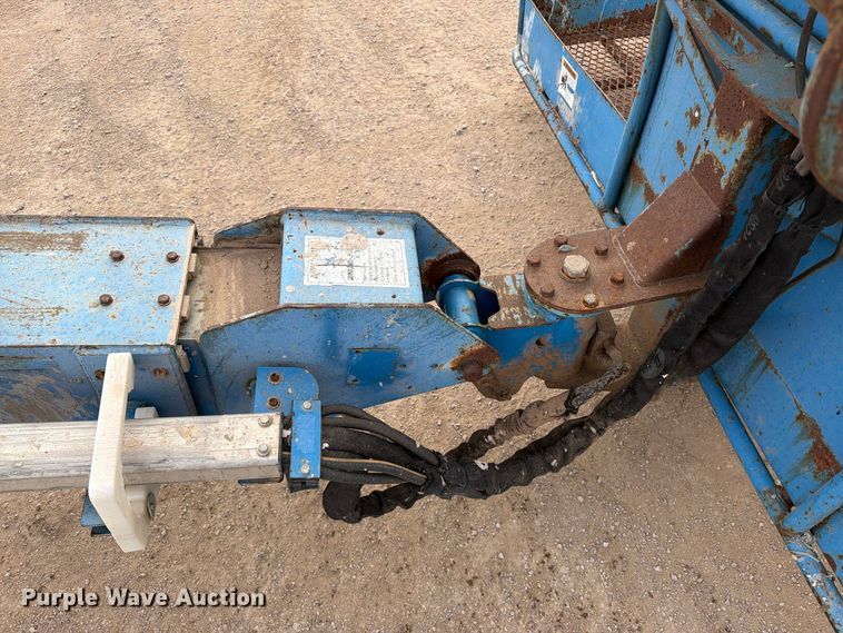 image for item FT6987 2000 Genie S-60 boom lift