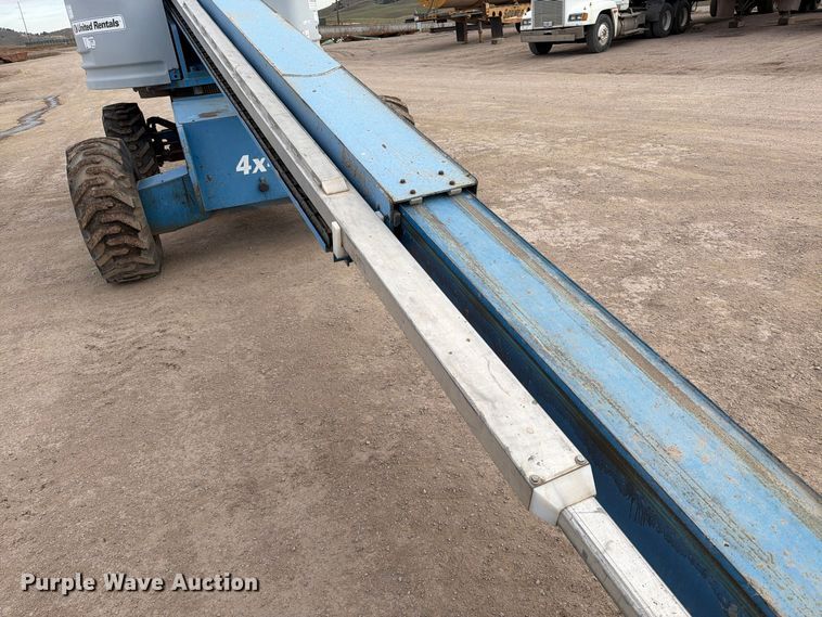 image for item FT6987 2000 Genie S-60 boom lift