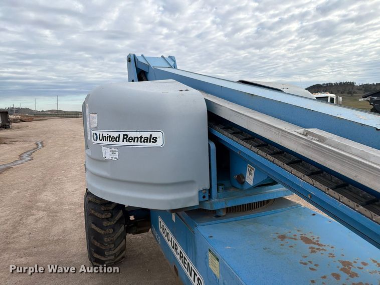 image for item FT6987 2000 Genie S-60 boom lift