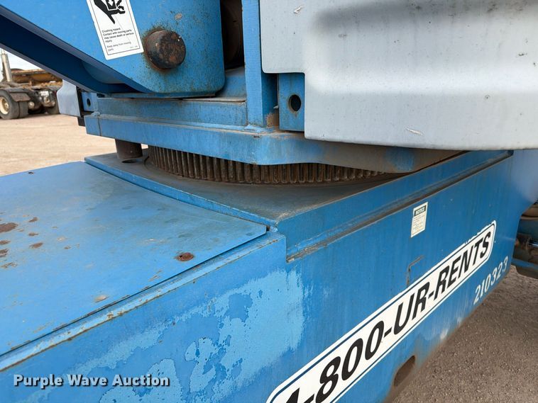 image for item FT6987 2000 Genie S-60 boom lift