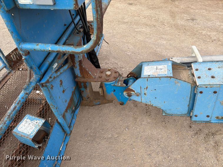 image for item FT6987 2000 Genie S-60 boom lift