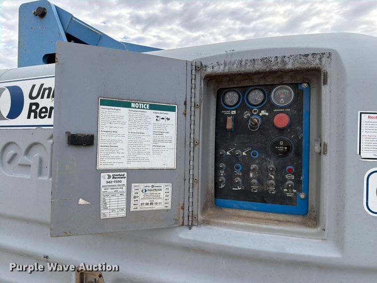 image for item FT6987 2000 Genie S-60 boom lift