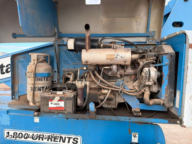 image for item FT6987 2000 Genie S-60 boom lift