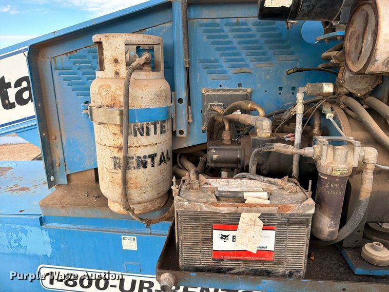 image for item FT6987 2000 Genie S-60 boom lift