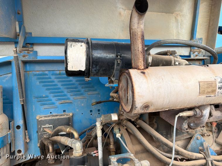 image for item FT6987 2000 Genie S-60 boom lift