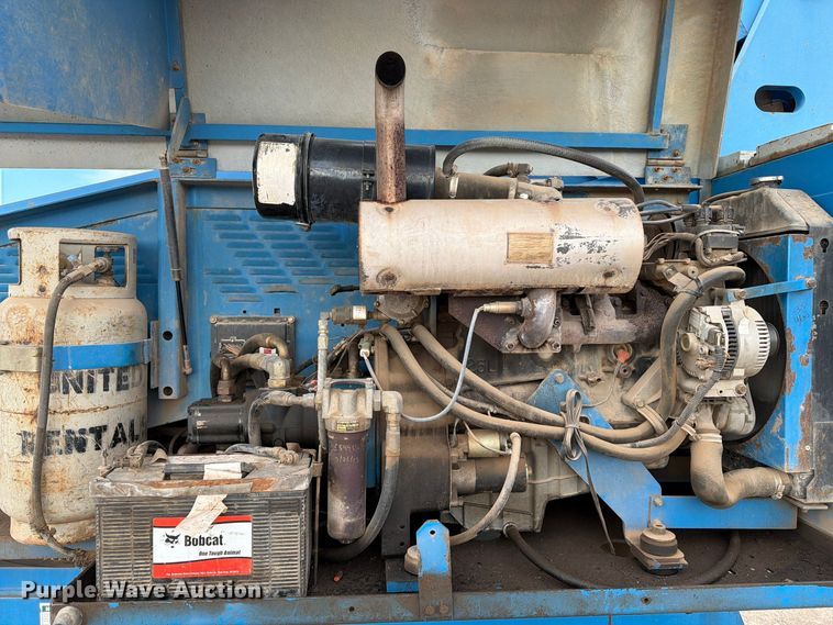 image for item FT6987 2000 Genie S-60 boom lift