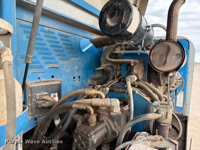 image for item FT6987 2000 Genie S-60 boom lift