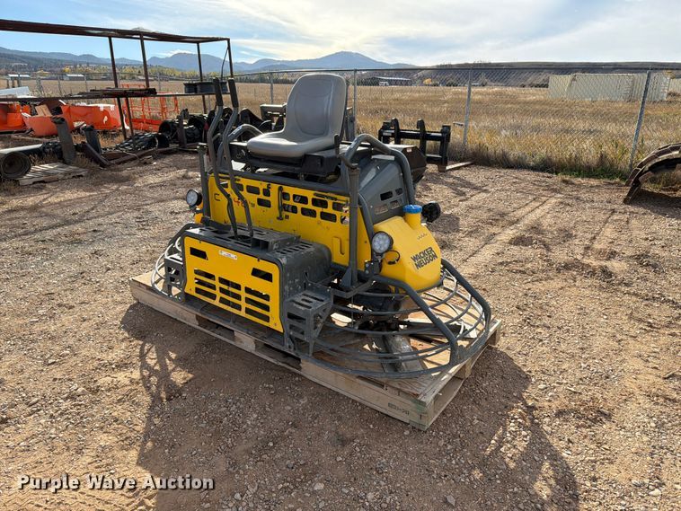 image for item FT6990 Wacker Neuson CRT48-37v power trowel