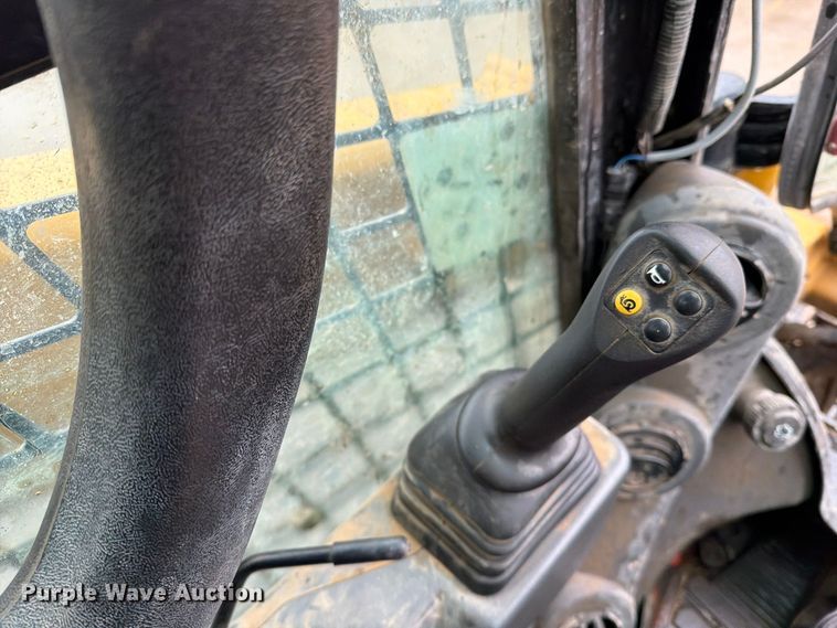 image for item FT6994 2023 Caterpillar 299D3 tracked skid steer loader
